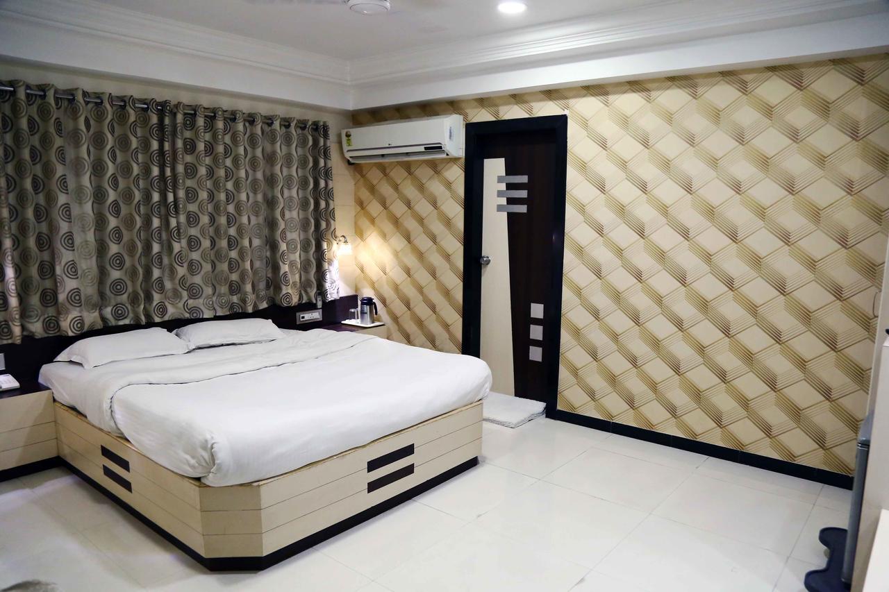Hotel Regency Джамнагар Экстерьер фото